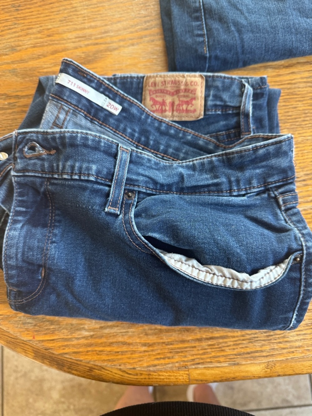 20W Levi's 711 Women's Indigo Skinny Jeans